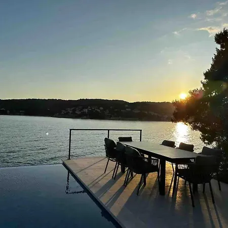 Seafront Serenita Villa