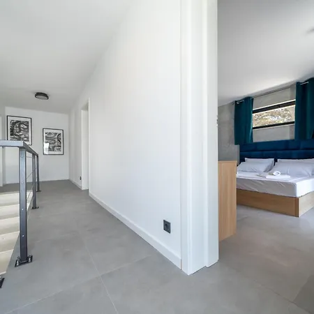 Villa Seafront Serenita