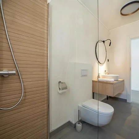 Seafront Serenita Villa *