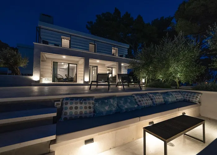 Villa Seafront Serenita *