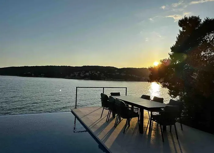 Seafront Serenita Villa