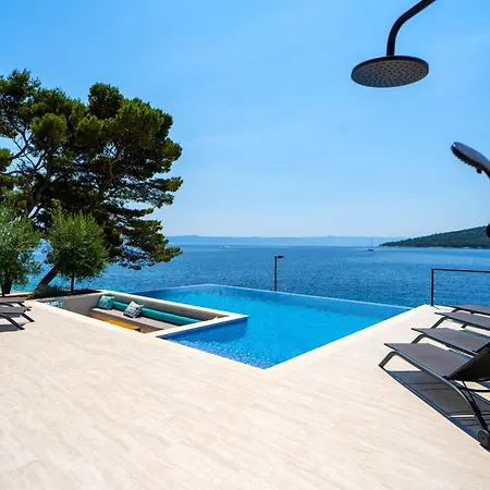 Seafront Serenita * Sumartin