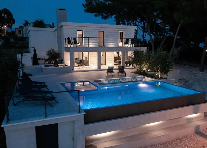 Seafront Serenita * Sumartin