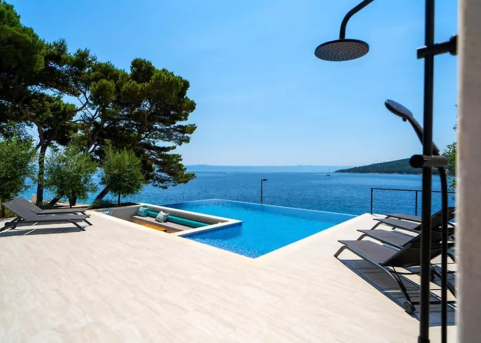 Seafront Serenita * Sumartin