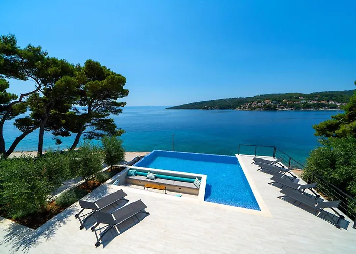 Seafront Serenita * Sumartin