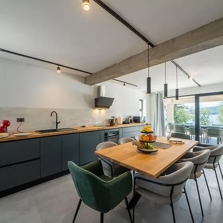 Willa Seafront Serenita *